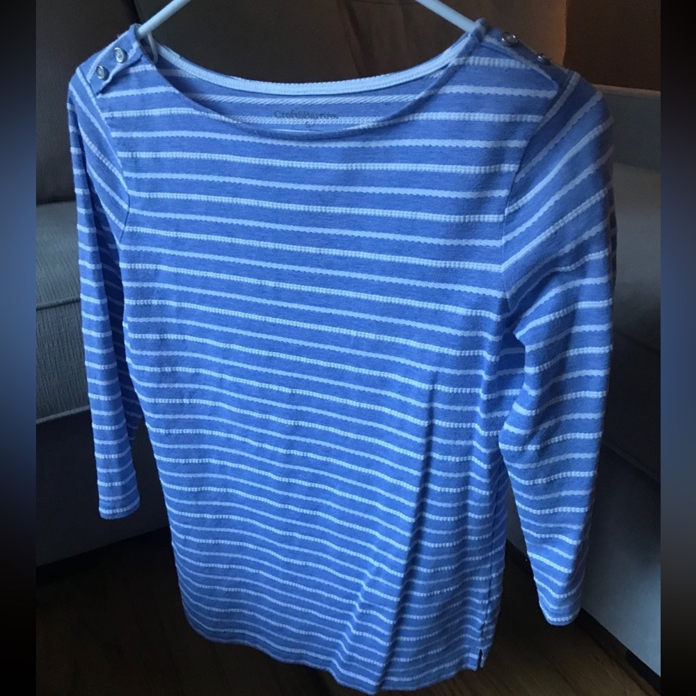 Scalloped stripe top